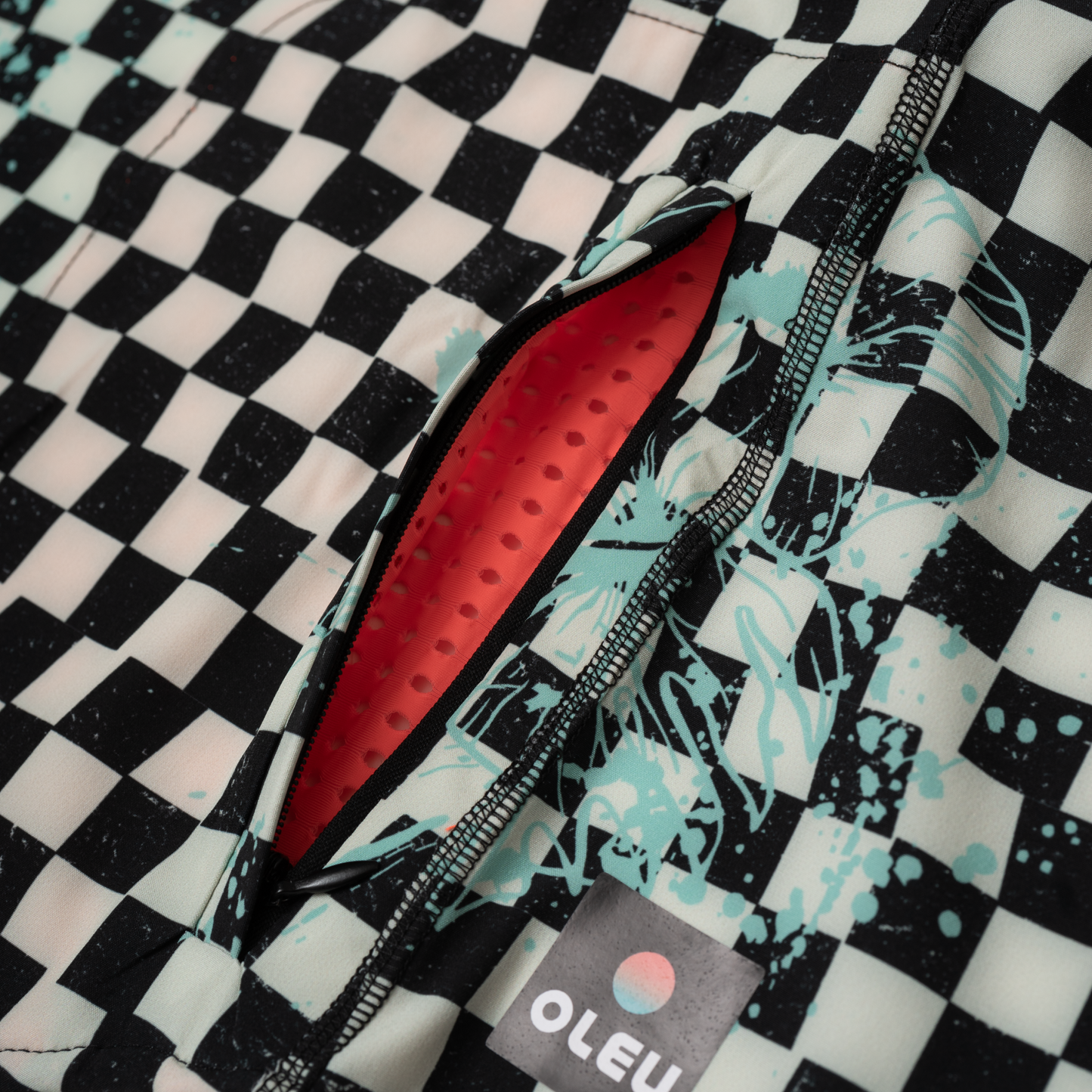 
                  
                    2025 Version - Neptune UPF50+ Boardshirt - Punk Splash Salt
                  
                