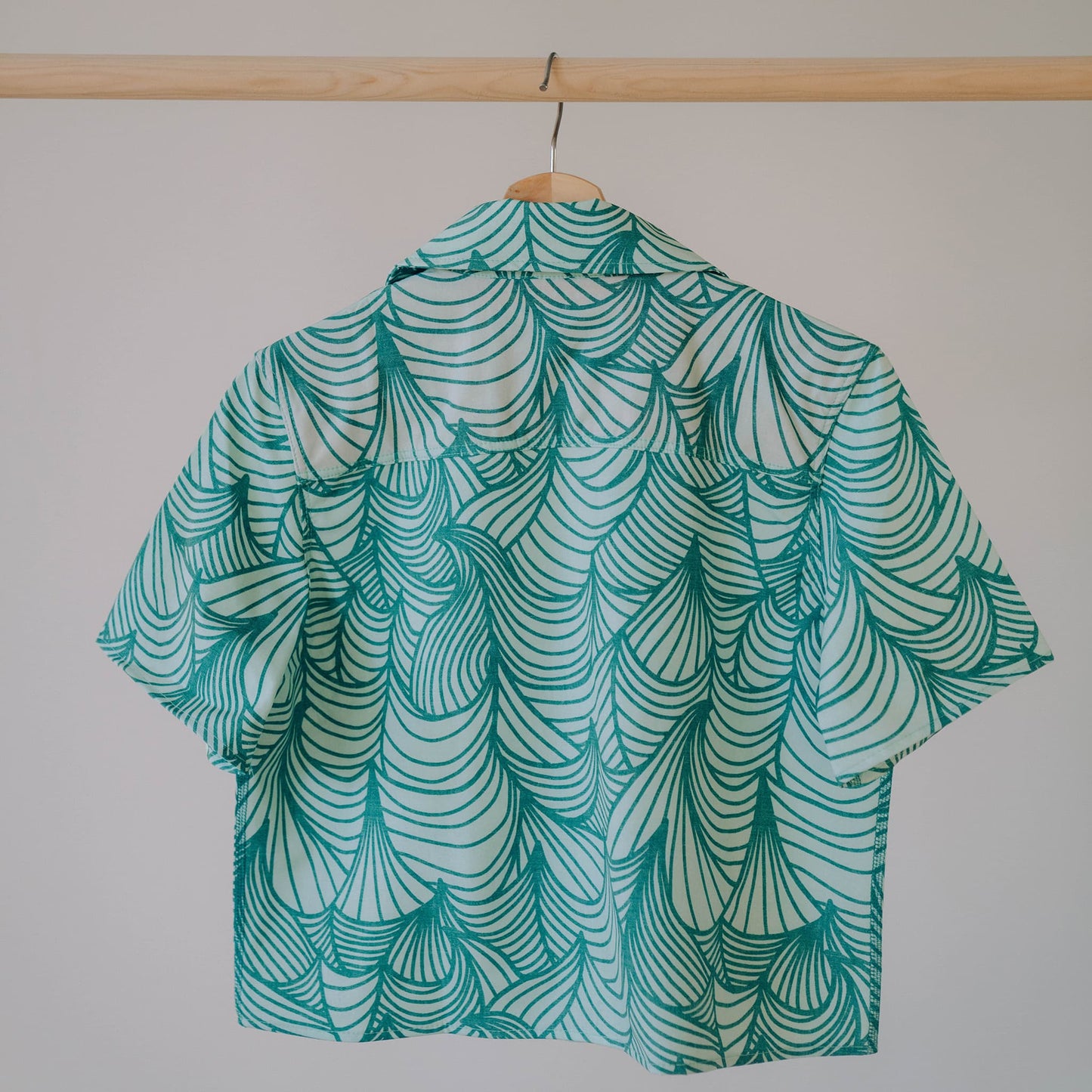 
                  
                    Siren Cropped UPF50+ Boardshirt - Waves Seafoam
                  
                