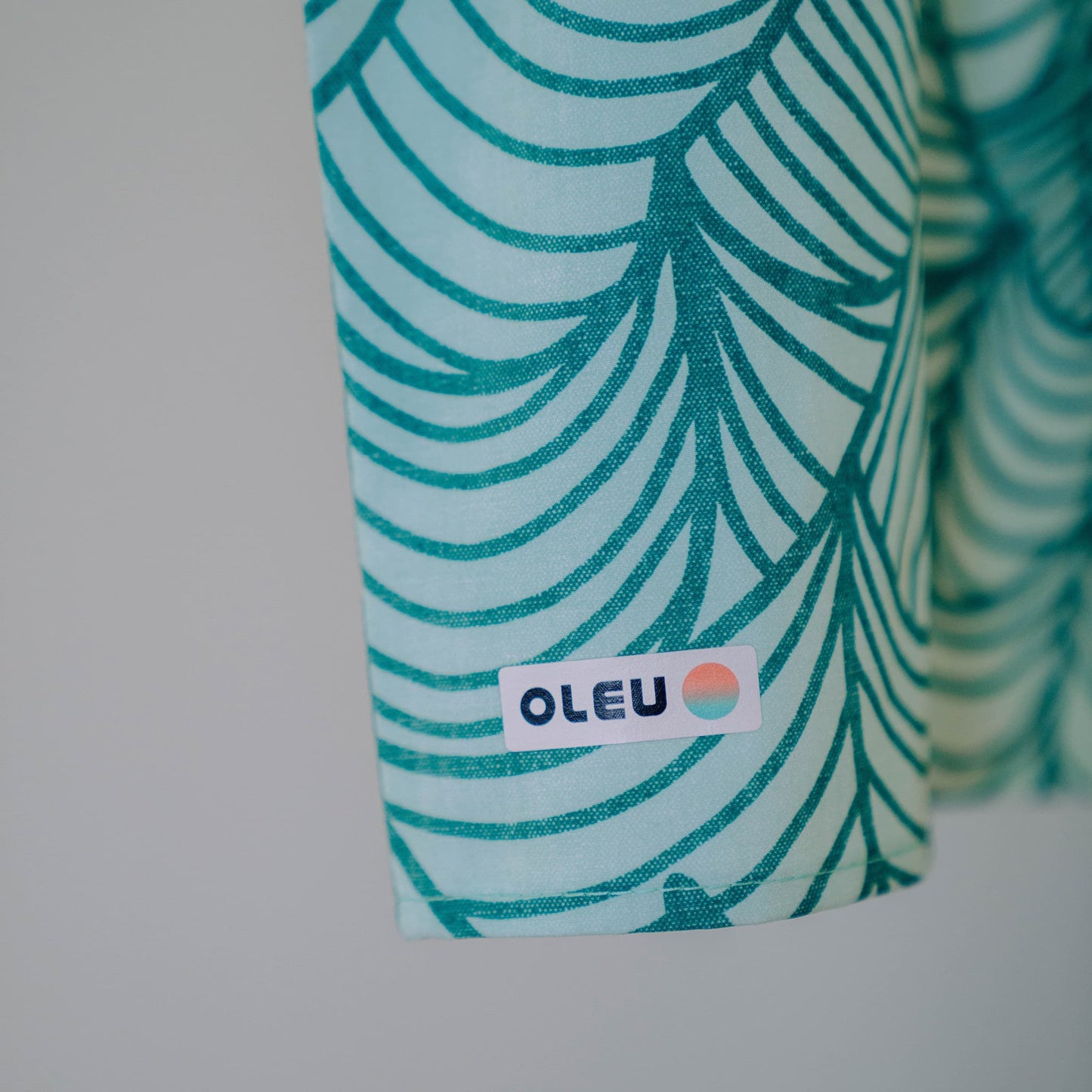 
                  
                    Siren Cropped UPF50+ Boardshirt - Waves Seafoam
                  
                